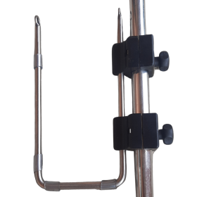 Aprovecha un espacio de almacenamiento adicional para tu pasarela, tabla de surf o paddleboard. Nuestros fiables soportes de barandilla, adecuados para puntales de hasta Ø 25 mm, ofrecen una solución flexible y resistente para almacenar tu equipo de deportes acuáticos