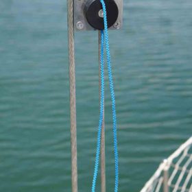 RopeFix - jetzt auch an den Wanten nutzbar, für eine durchdachte und flexible Anwendung an Bord.