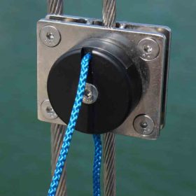 Nutzen Sie die Wanten für eine bessere Leinenordnung - dank RopeFix kein Problem!