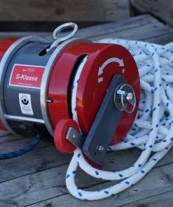 Personal Winch with dyneema line